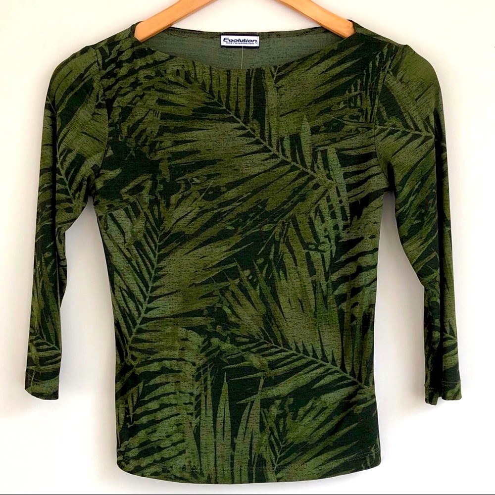 NWT Evolution Palm Leaf 3/4 length sleeve Top, S